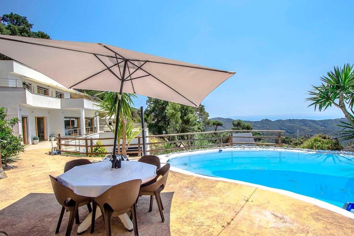 Villa Mestra Sant Cebrià de Vallalta Esterno foto